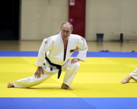 Путин се контузи по време на тренировка по джудо