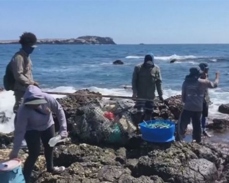 Само за седмица: Събраха 4,5 милиона тона боклуци от островите Галапагос