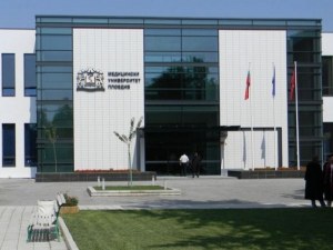 Кандидат-медици пълнят Медицинския университет в Пловдив