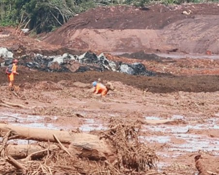 Осем арестувани за срутената мина в Бразилия