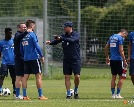 Треньорска смяна в Левски преди мача с Локомотив Пловдив