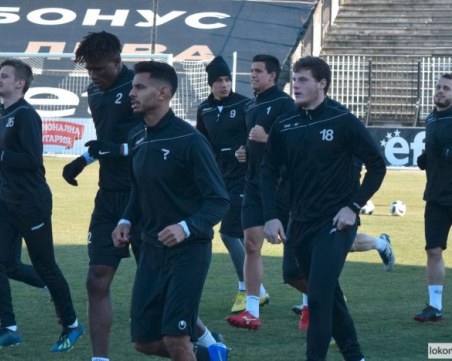 Локо без трима срещу Левски тази вечер на Герена