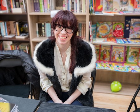 19-годишна пловдивчанка издаде първата си стихосбирка