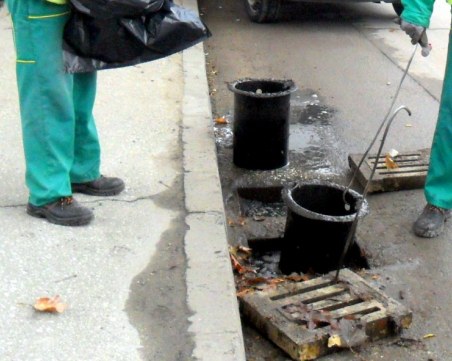 Чистят шахтите в няколко квартала в Пловдив