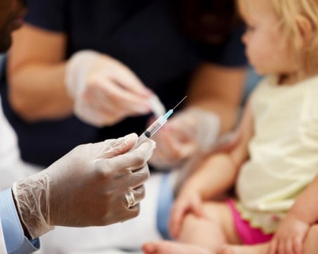 Случи се! Глобиха 19 родители антиваксъри във Велико Търново