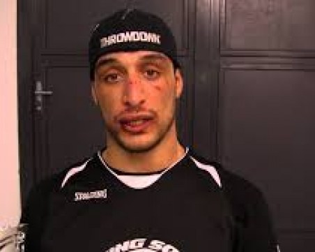 ММА боец се самонокаутира ВИДЕО