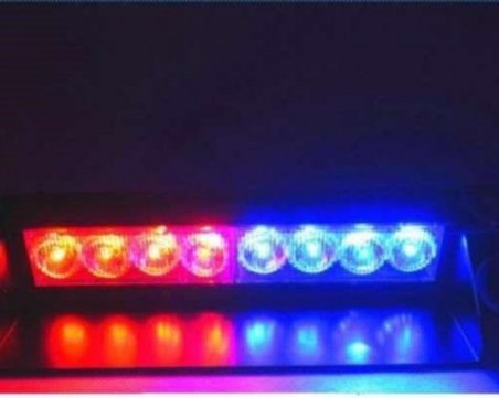 Нова мода! Богати наследници се возят със сини лампи като полицаи