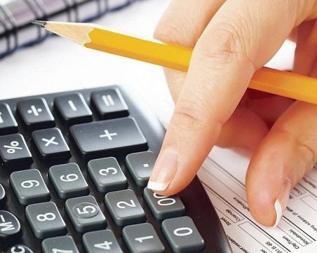 Защо разходите ни са повече от приходите? Как се справяме?