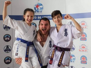 Пловдивчани с две титли от държавното по карате киокушин за деца СНИМКИ
