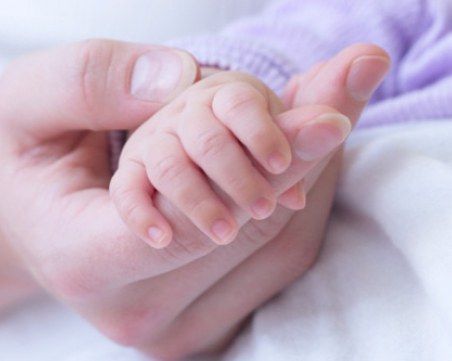 25-годишна жена роди по естествен начин... седемзнаци СНИМКА