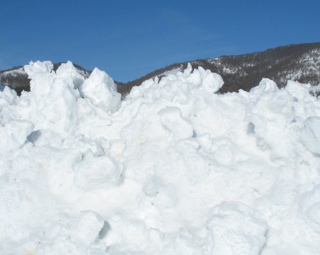 Акция в преспите на Родопите: Откриха жив млад мъж