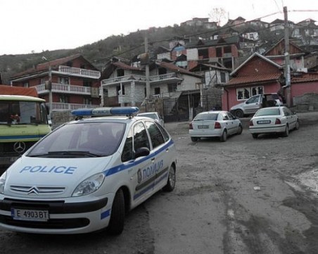 Натирен съпруг гърми по жена си, усъмнил се, че му кръшка