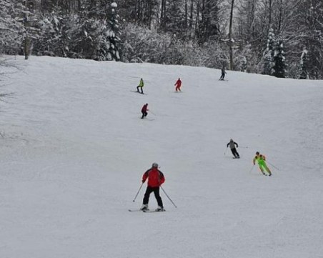 Скиор блъсна 9-годишно дете на Пампорово! Откарано е с линейка в Смолян