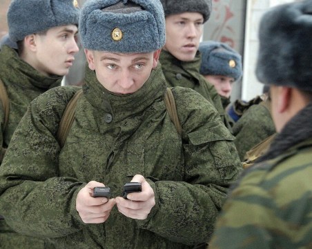 Забраниха на руските военни да общуват с журналисти