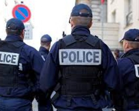 Полицаи разбиха галерия в Лондон, помислили експонат за труп