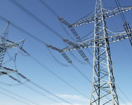 Пожар в кабелна шахта остави без ток столичани в над 100 места