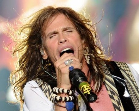 Стивън Тайлър отвори център за помощ на малтретирани момичета ВИДЕО