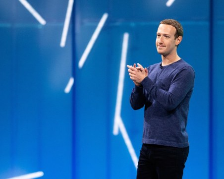 Вече всички ще могат да трият съобщения във Facebook