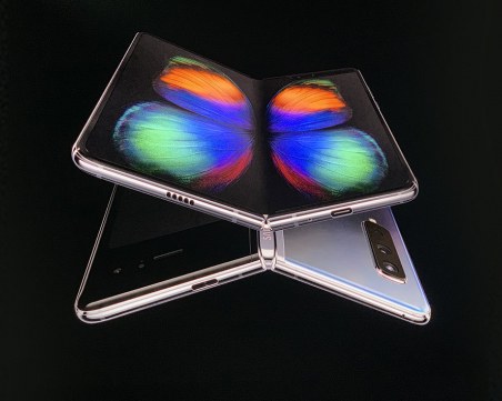 Бъдещето на Samsung вече е тук. Сгъваемият Galaxy Fold!