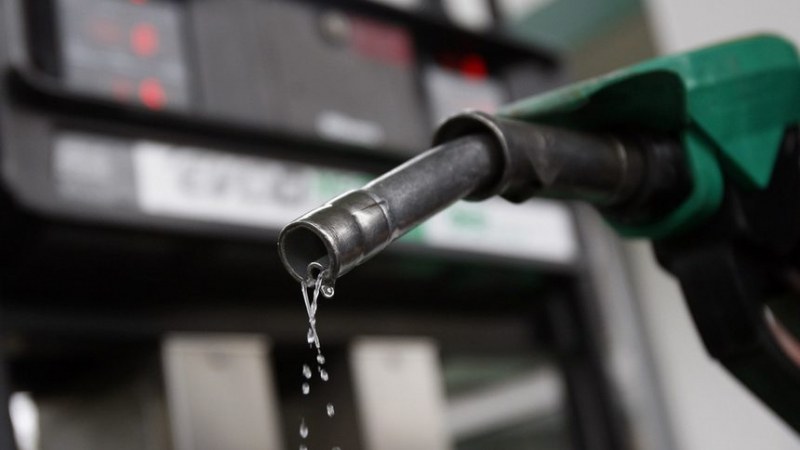 Бензин, дизел, газ… Веригите изравниха цените. КЗК още рови за картел!?