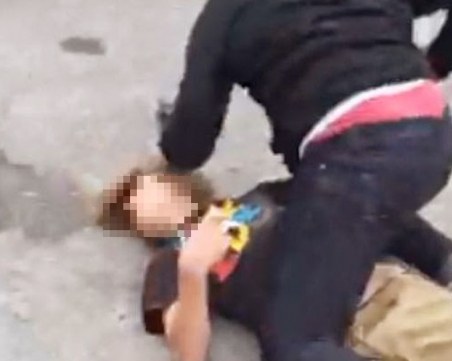 Бой в училищен двор край Първомай! Задържаха 16-годишен тинейджър