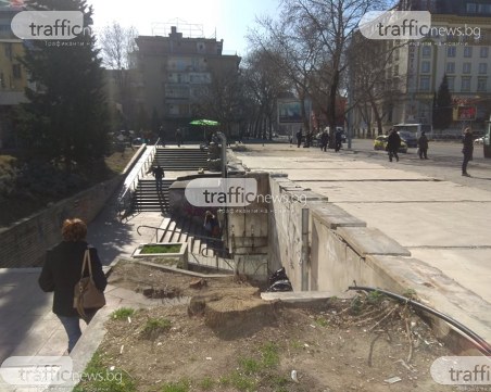 Павилионите до Тримонциум отидоха в историята, но опасностите не СНИМКИ