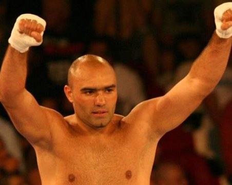 Румънецът Дину все пак ще се бие с Кобрата