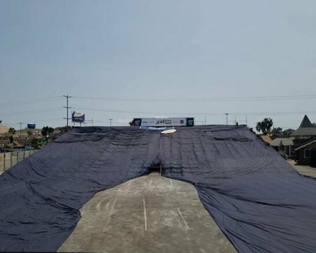 Ушиха най-големите дънки в света СНИМКИ