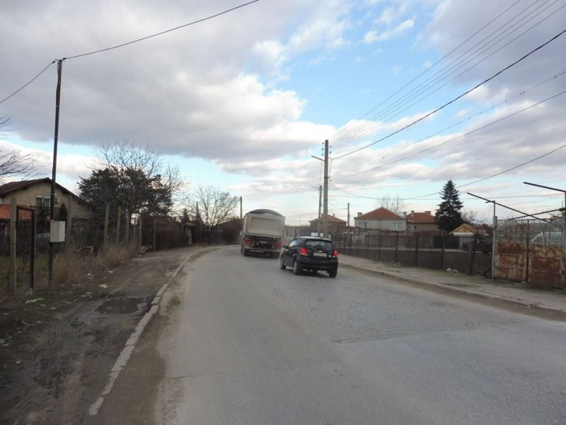 Старт на ремонтите в община Стамболийски, изкарват тировете от Куртово Конаре