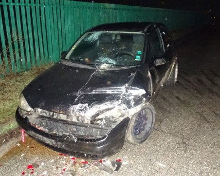 Кола се заби в ТИР на бензиностанция, шофьорът ѝ избяга