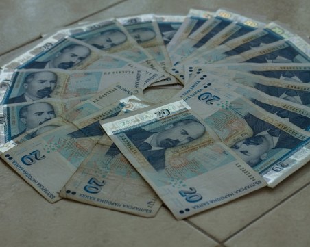 Равносметката: Шефовете – с 64% по-високи заплати от работниците