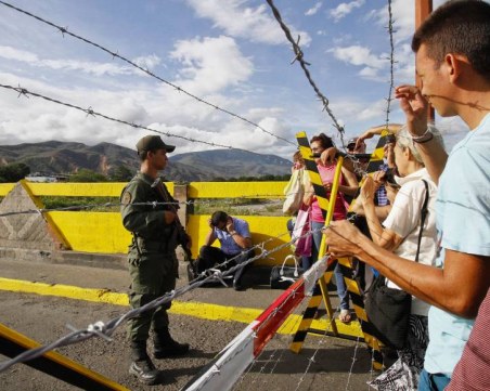Венецуела разположи войски на границата с Колумбия
