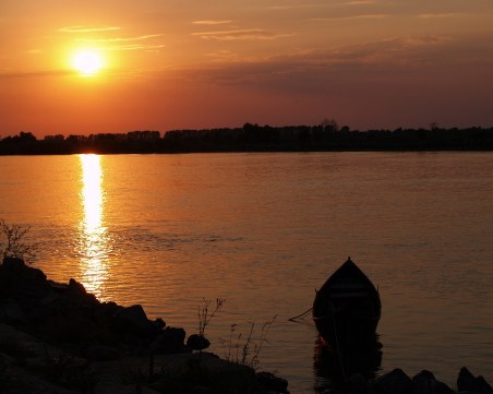 Завод за мая замърсява р. Дунав край Русе