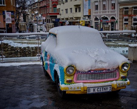Зимата и снегът прегърнаха Пловдив СНИМКИ