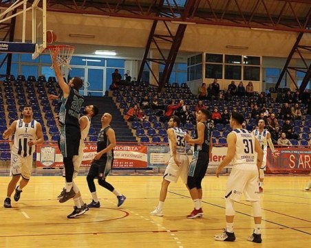 Академик Бултекс 99 загуби двете контроли в Румъния