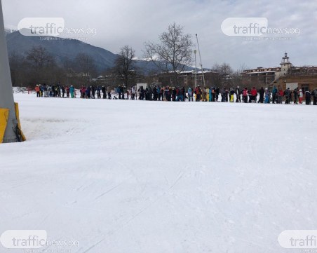 BG абсурд: 1500 лева да си ВИП и висиш по 4 часа на опашка СНИМКИ