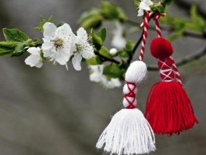 Коя е Ахинора и какво общо има с мартеницата?