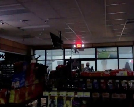 9 торнада, бури и проливен дъжд взеха жертви в САЩ ВИДЕО