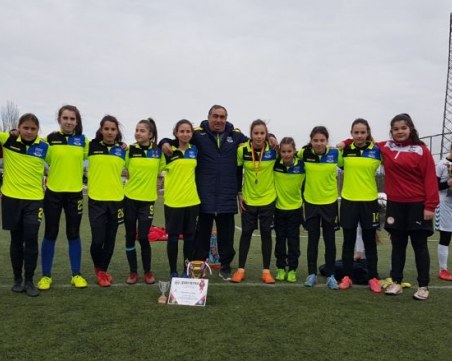 ФК ЕНКО втори на международен турнир в Струмица СНИМКИ