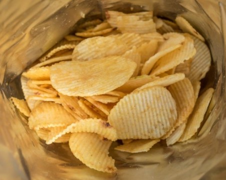 Любимият чипс – в любимата лавка. Какво ядат децата ни в училище?