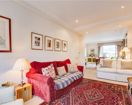 Показаха къщата, в която са живеели Кейт и Пипа Мидълтън СНИМКИ