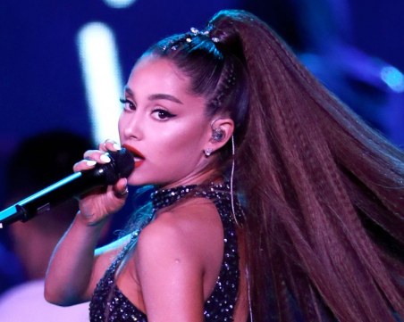 Ариана Гранде се завръща в Манчестър след бомбения атентат
