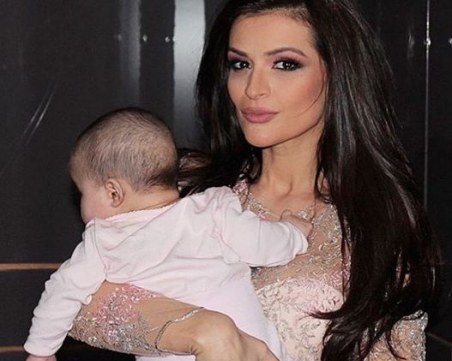 Ето ги! Преслава и малката Паола в целия им блясък СНИМКИ