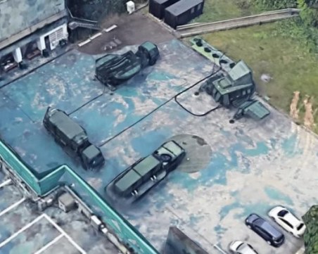 Google Earth 3D разкри секретна военна база в Тайван СНИМКИ