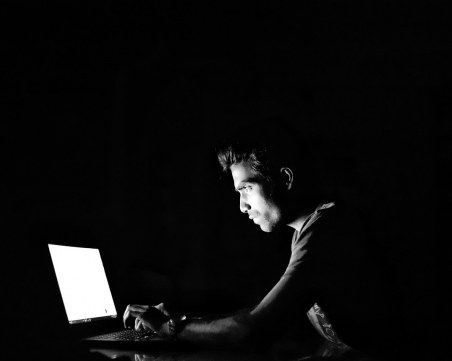 Онлайн финансова измама с БГ участие ужилила хиляди европейци