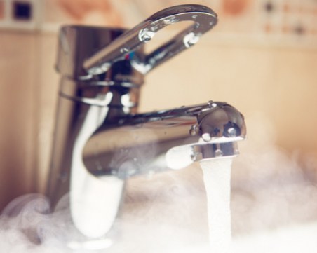 Семейства в Тракия със сметки за топла вода по 200 лева! А тръбите им - отрязани ВИДЕО