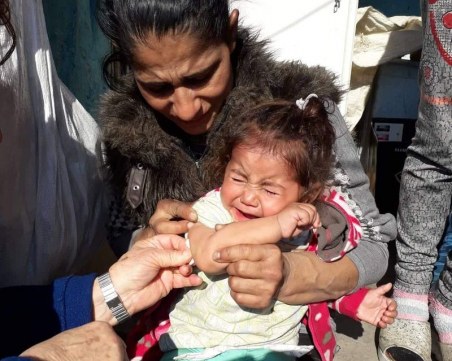 Заплаха от морбили в Пловдив: Издирват неимунизирани деца в Армана и Шекера СНИМКИ+ВИДЕО