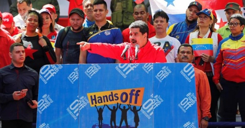 Мадуро прекъсна интервю и задържа няколко часа американски журналистите