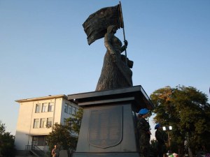 Търсят дарители, за да довършат мемориалния комплекс в Раковски