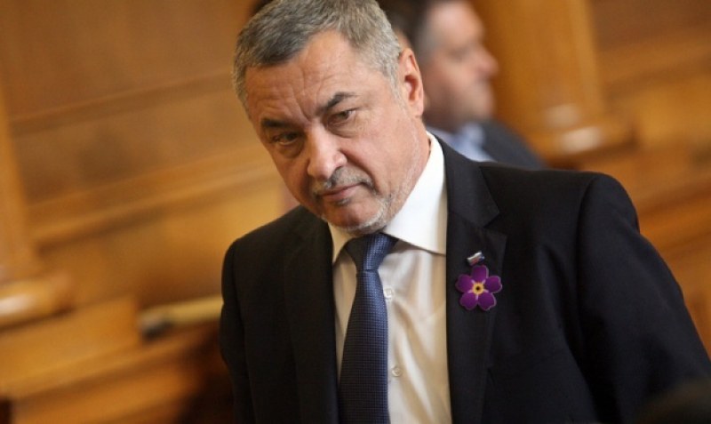 Симеонов vs. ГЕРБ и БСП за заплатите на депутатите: Не им стиска!